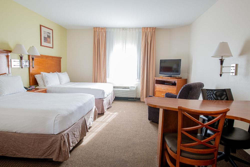 Queen Studio with Two Queen Beds - Non-Smoking interior